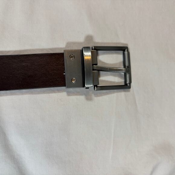 Children’s Place unisex belt.  Black/brown reversible silver buckle.  Size 4-7 - Picture 2 of 5